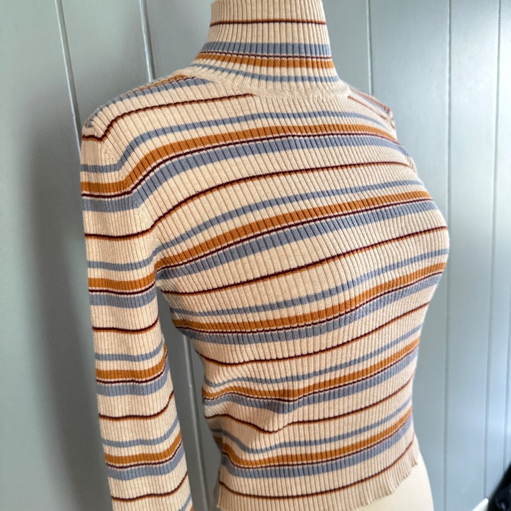 Pink Republic Women Heather Oat Stripe Mock Neck Ribbed Crop Sweater Large - Picture 6 of 7